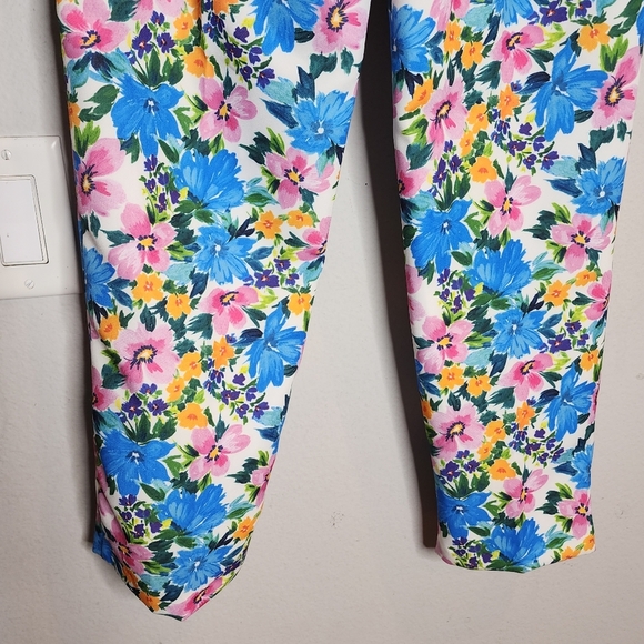 NWT Zara Highwaist Multi Floral Printed Straight Leg Pants Pockets Size Medium - Picture 11 of 16